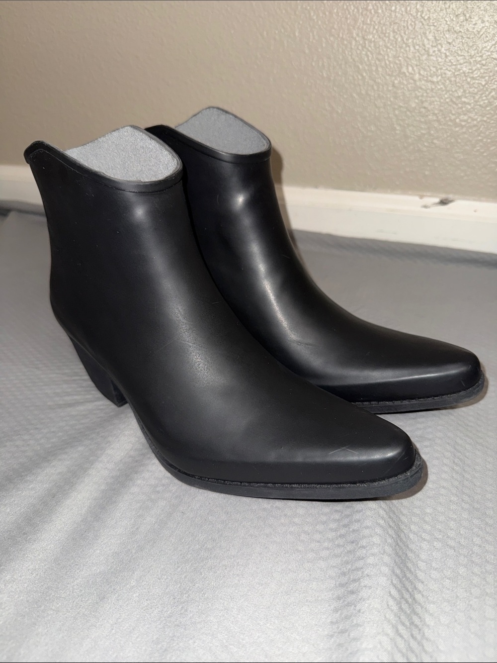 Nomad Women's Black Wrangler Cowboy Ankle Rubber Rain Boots Sz 10, Like New - Picture 4 of 15